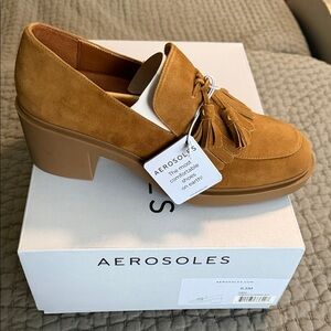AEROSOLES Women's Brown Suede Loafers NWT 9.5 Never worn
